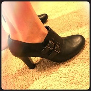 Black bootie size 9